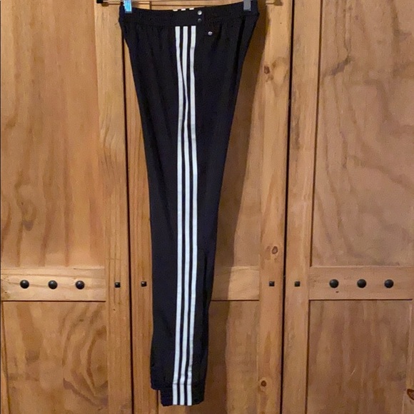SOLD ✅ ADIDAS - Picture 6 of 10